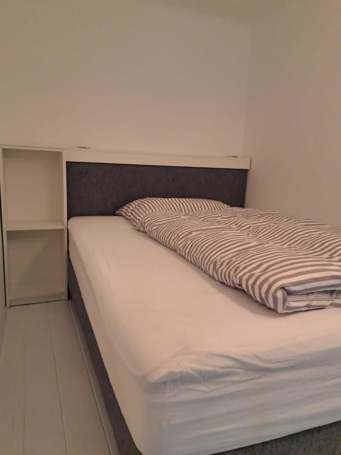 Ruhige Art-Garconniere Mit Balkon Apartment Vienna Luaran gambar